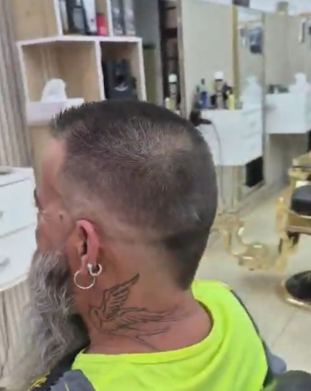 Corte fade con acabado limpio